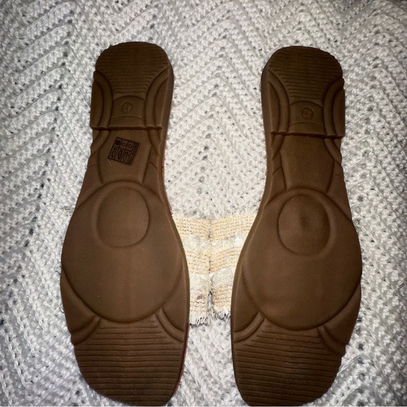 SHEIN Women's Elegant Cream Beaded Sandals - Picture 3 of 3